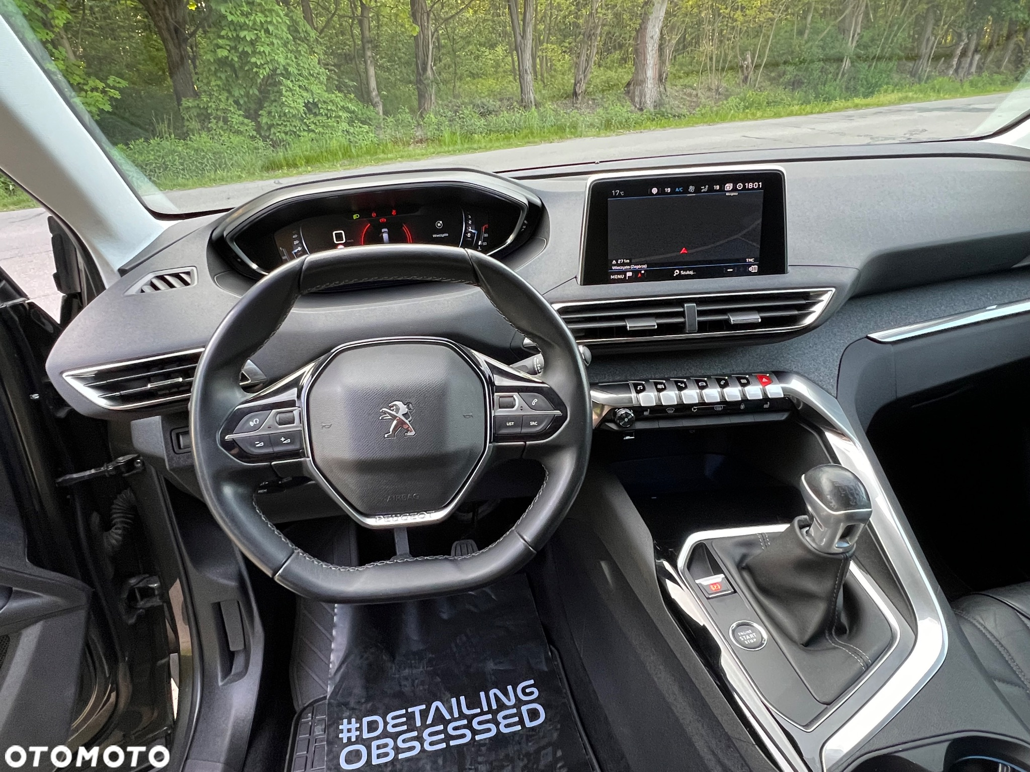 Peugeot 5008 1.5 BlueHDi Allure S&S - 29