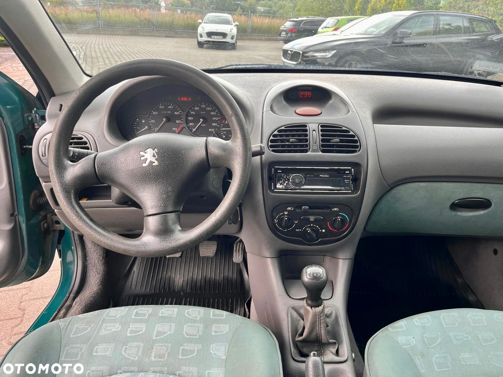 Peugeot 206 - 13