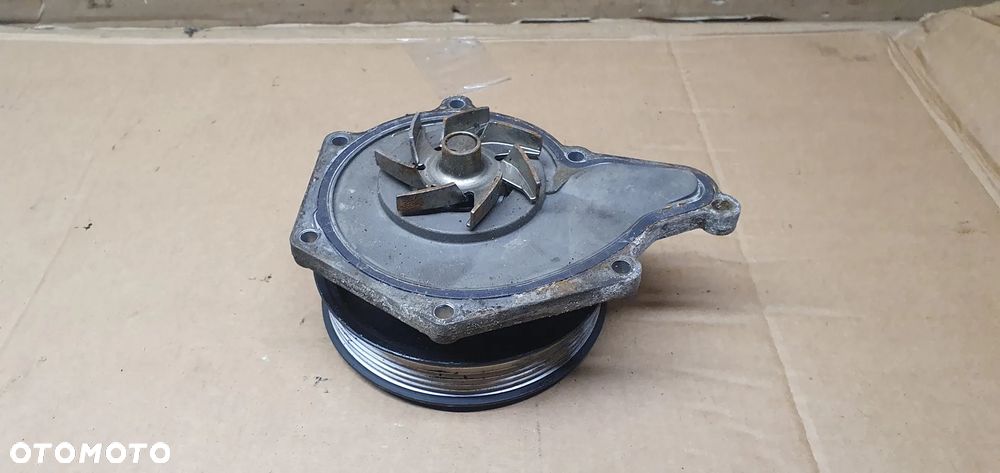 Pompa wody VW Touareg 3.0 TDI 06E121005 - 3
