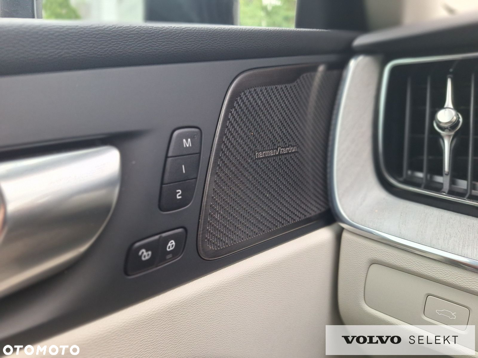 Volvo XC 60 - 30