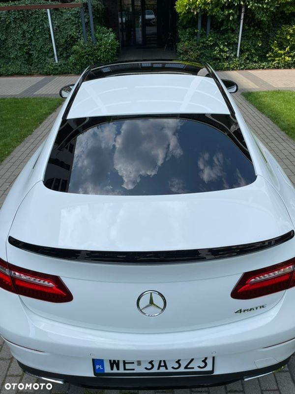 Mercedes-Benz Klasa E 220 d Coupe 4-Matic 9G-TRONIC - 22
