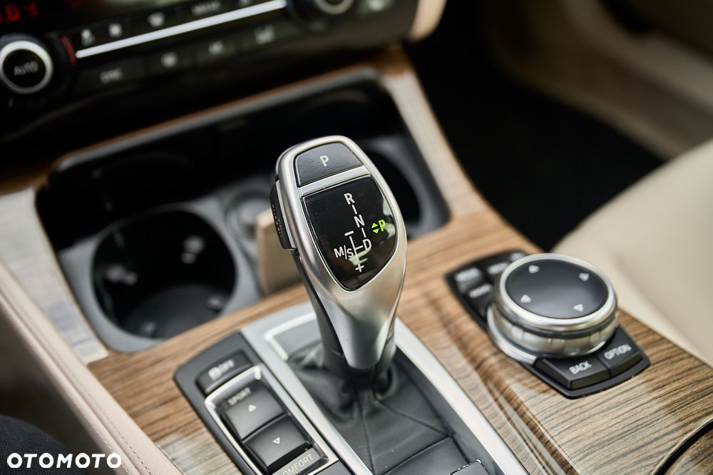 BMW Seria 5 525d xDrive Modern Line - 34