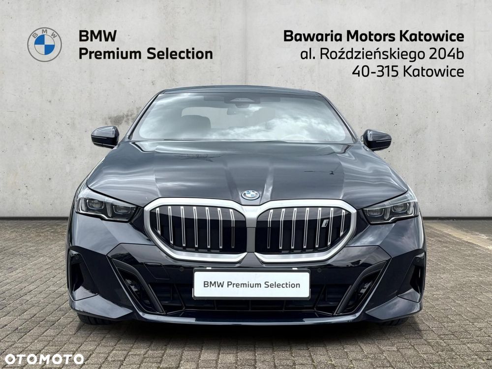 BMW i5 - 10
