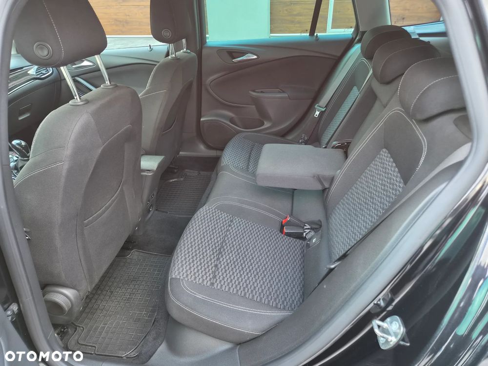Opel Astra 1.6 CDTI Cosmo - 17