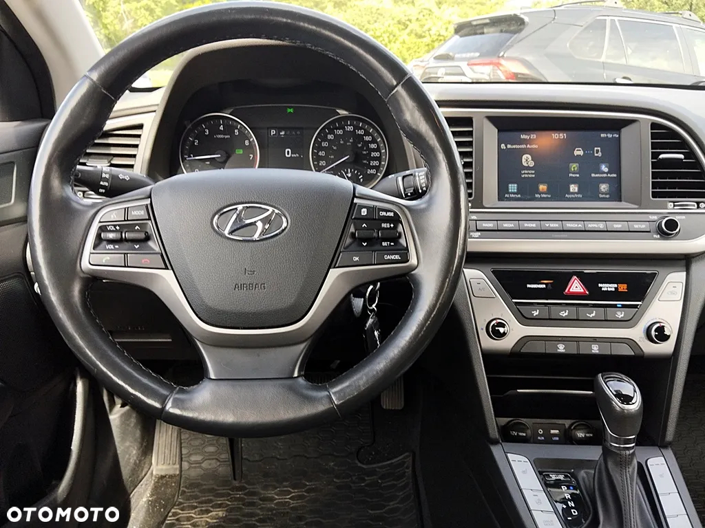Hyundai Elantra - 21