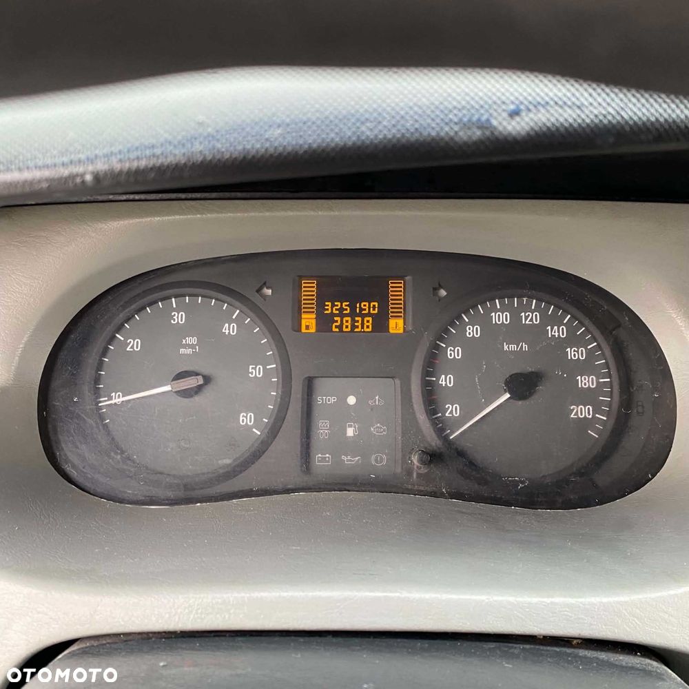 Opel Vivaro - 8