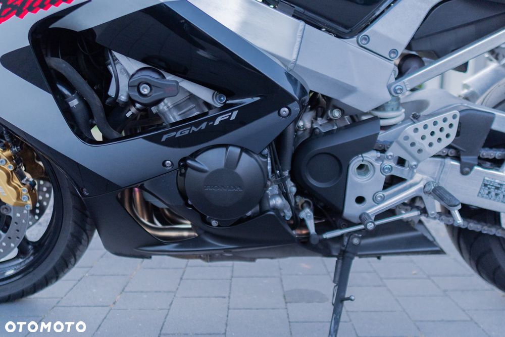 Honda CBR - 8