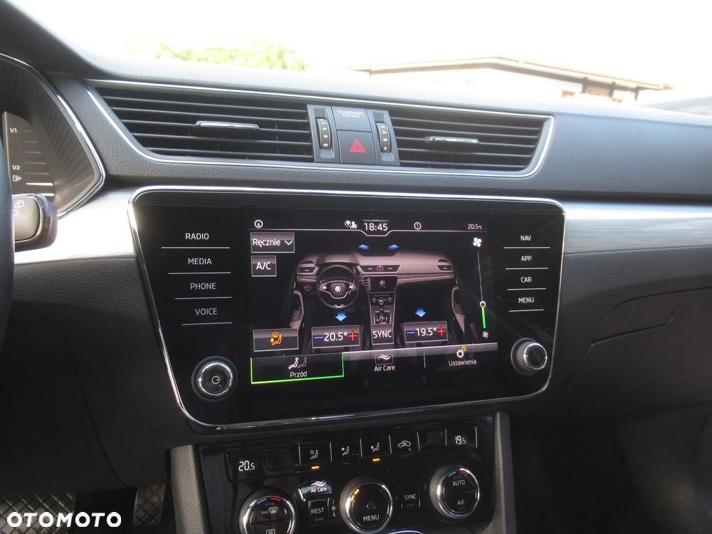Skoda Superb 2.0 TSI Ambition DSG - 25