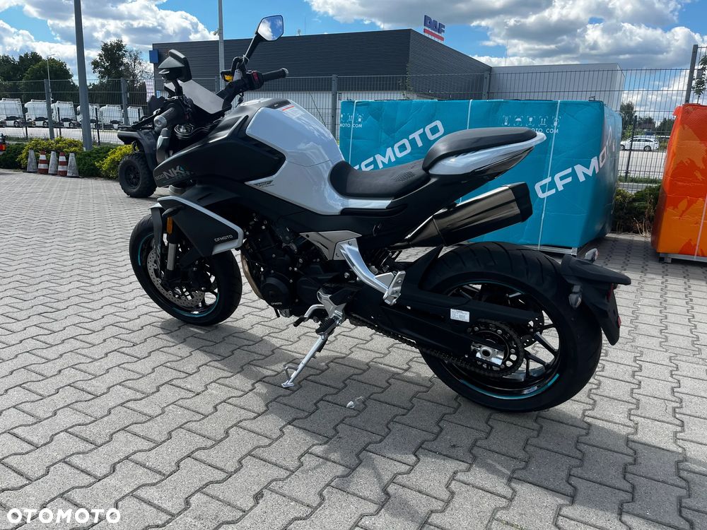 CFMoto 800NK - 3