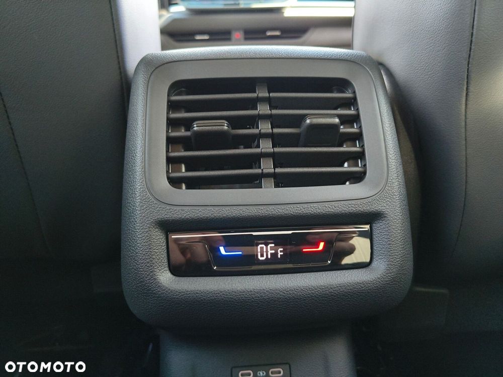 Volkswagen T-Roc - 13