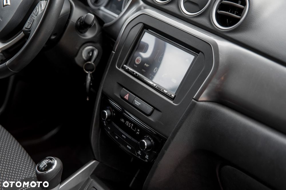 Suzuki Vitara 1.4 Boosterjet Hybrid Comfort+ - 27