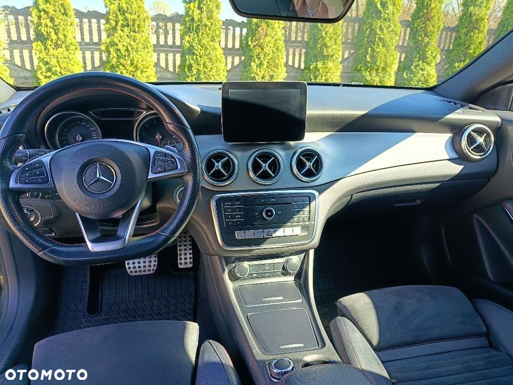 Mercedes-Benz CLA 200 7G-DCT AMG Line - 18