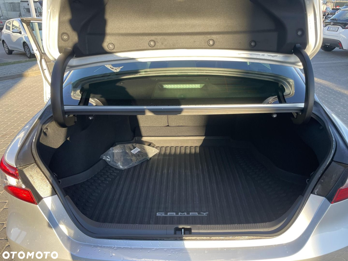 Toyota Camry - 17
