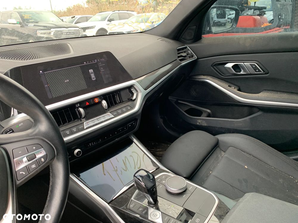 BMW Seria 3 330i xDrive - 20