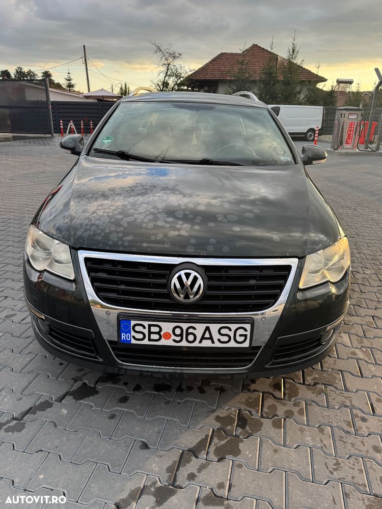 Volkswagen Passat - 1