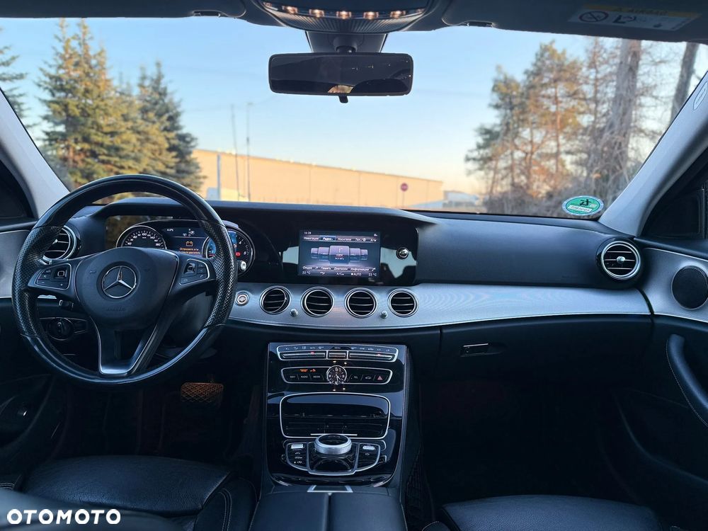 Mercedes-Benz Klasa E 200 d 9G-TRONIC - 9
