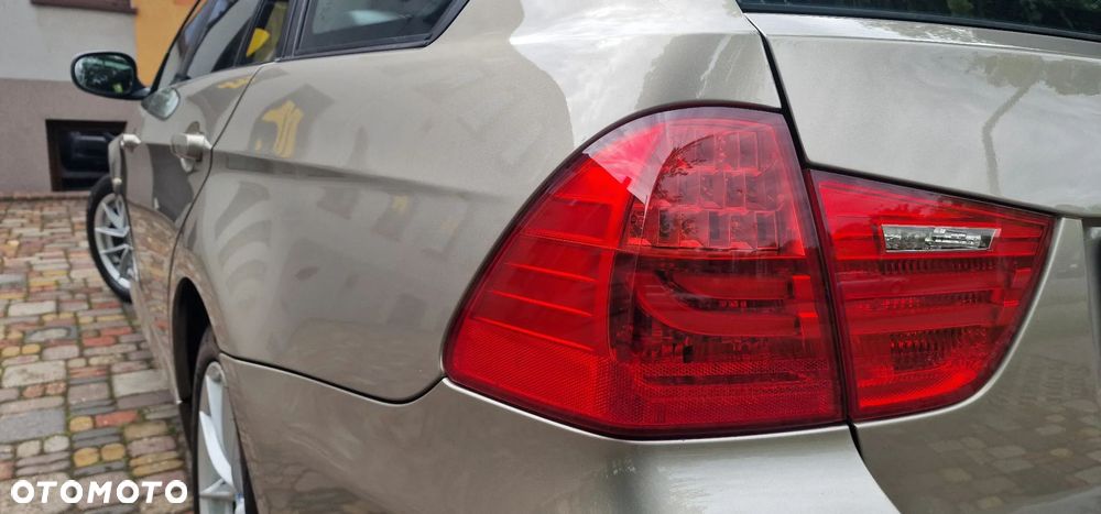 BMW Seria 3 320d DPF Edition Sport - 39