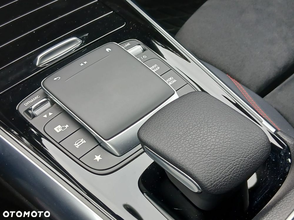 Mercedes-Benz GLA 250 AMG Line - 19