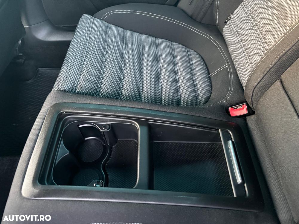 Volkswagen Passat CC - 26