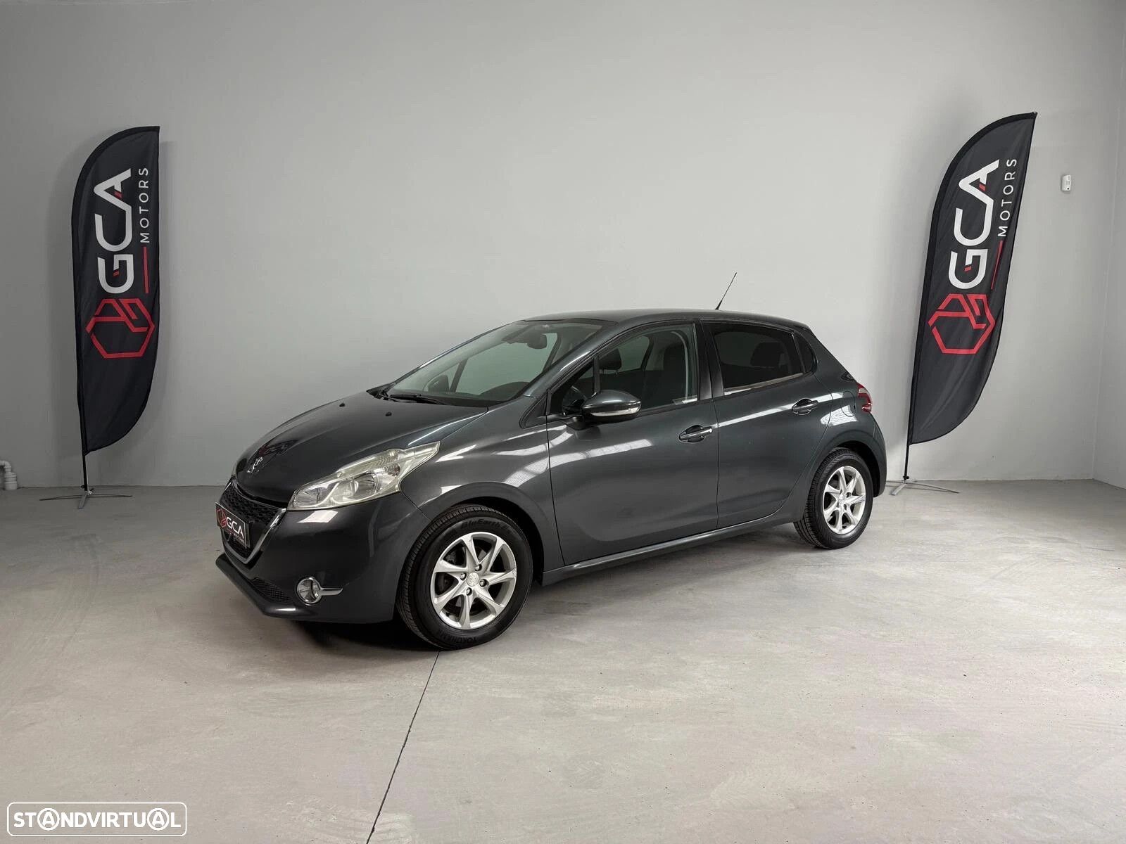 Peugeot 208 - 1