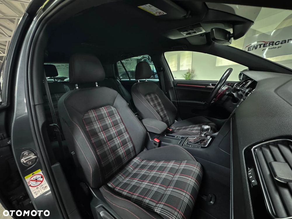 Volkswagen Golf GTI (BlueMotion Technology) DSG - 4