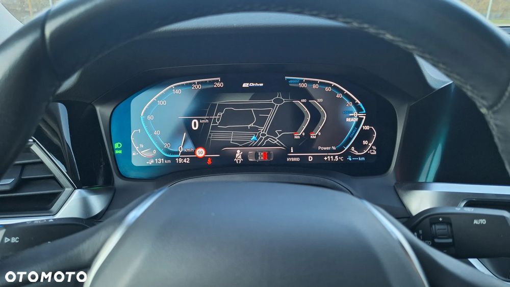 BMW Seria 3 330e M Sport - 22