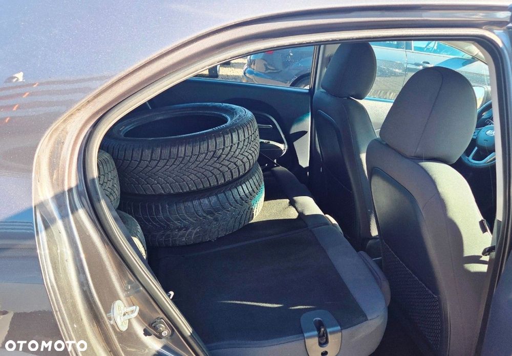 Kia Rio - 13