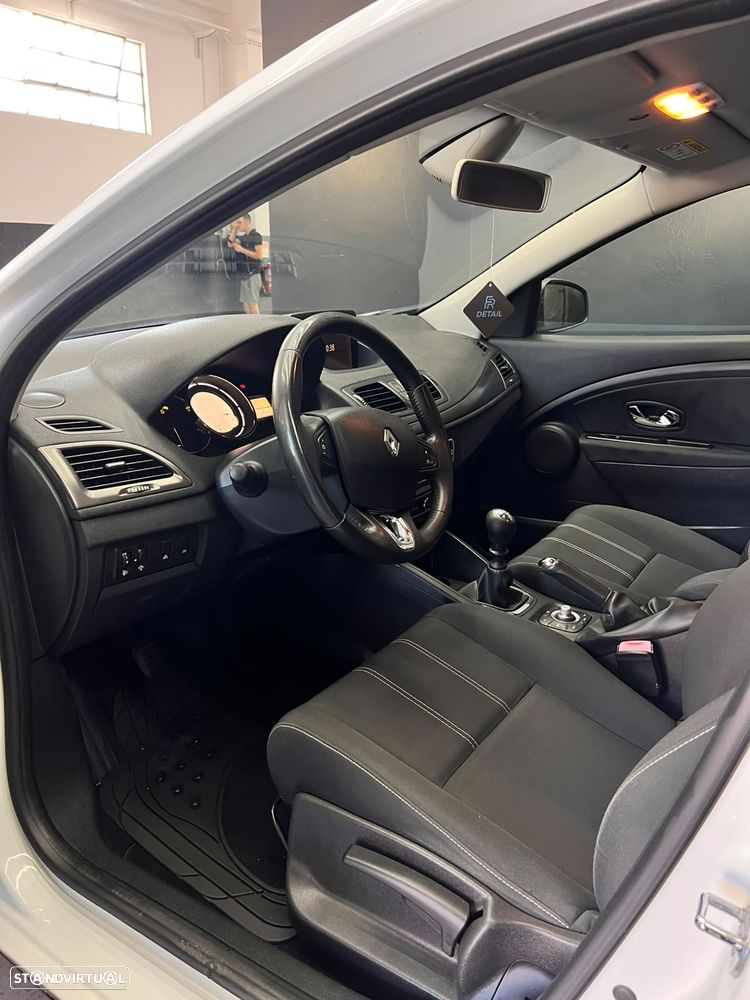 Renault Mégane Sport Tourer 1.5 dCi Dynamique S SS - 9