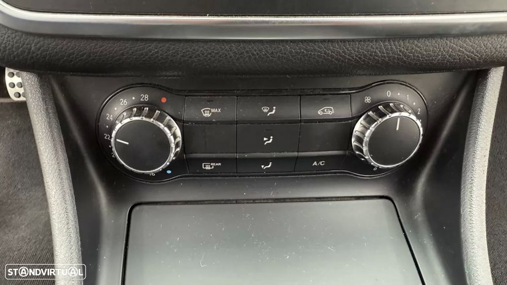 Mercedes-Benz GLA 180 CDI AMG Line - 28