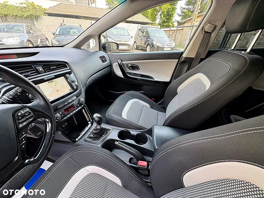Kia Ceed 1.4 CVVT Dream-Team Edition - 16