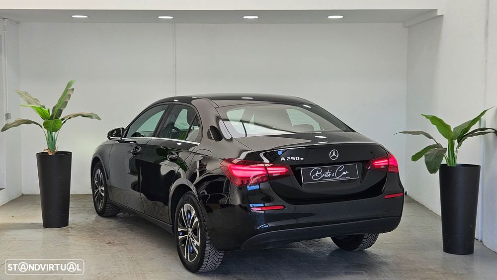 Mercedes-Benz A 250 Limousine e Style Plus - 4
