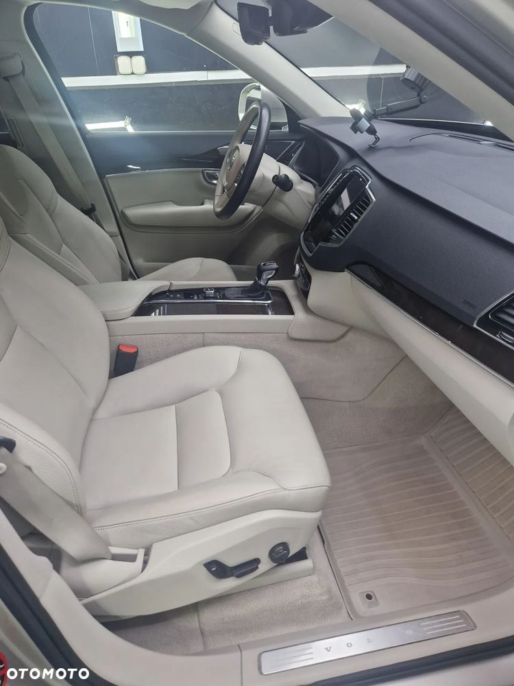 Volvo XC 90 T6 AWD Geartronic Momentum - 11