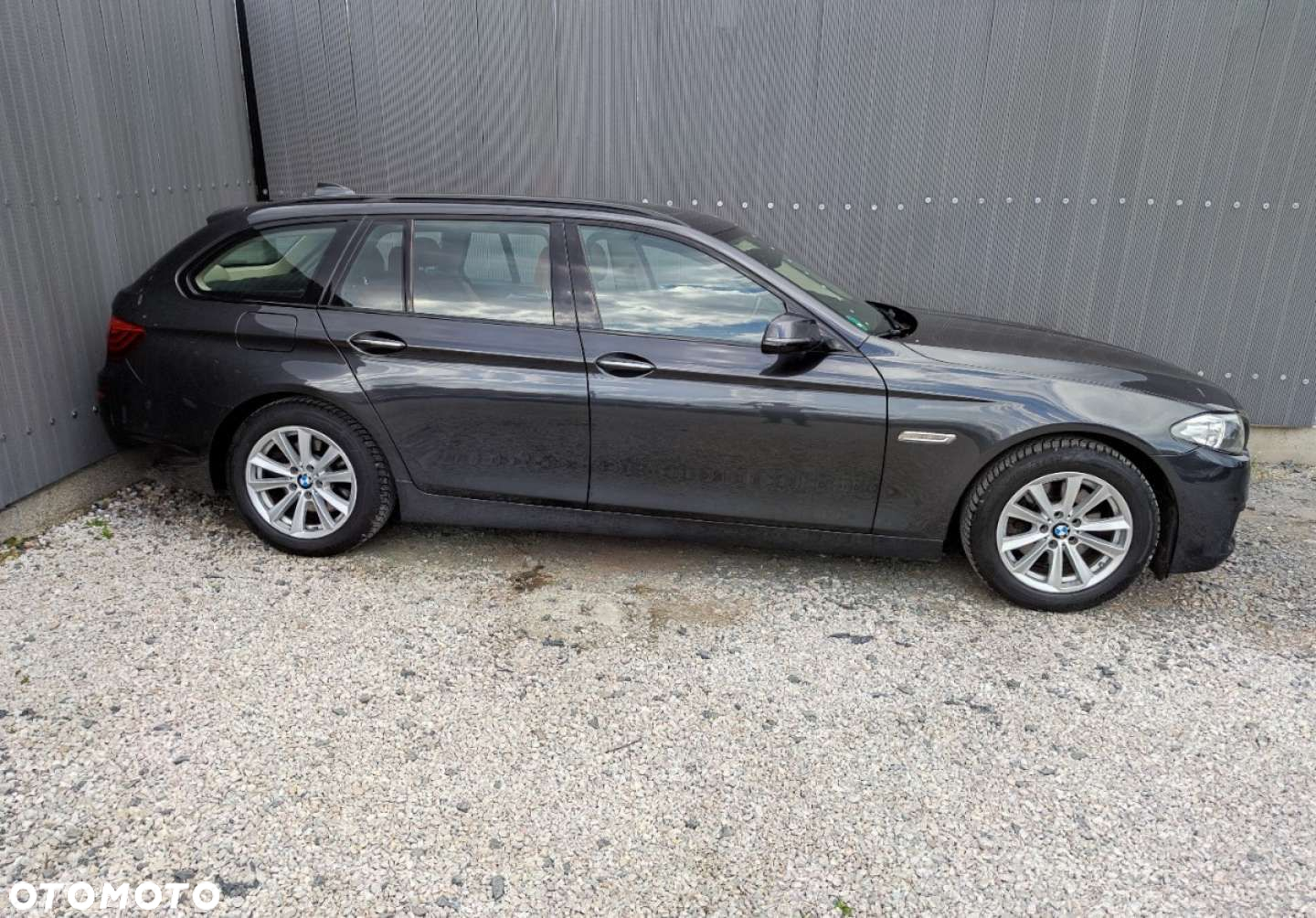 BMW Seria 5 520d Touring Sport Line - 2