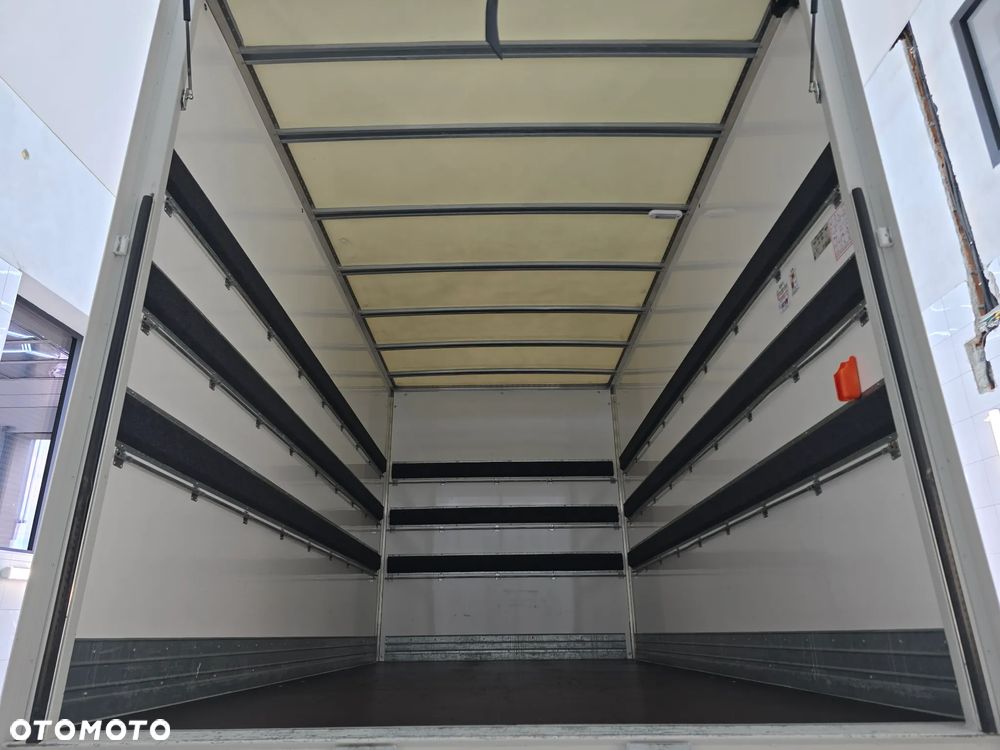 Iveco DAILY 35C16 / 50C16 KONTENER 8PALET WINDA DHOLLANDIA 750Kg 41Tyś km SERWIS ASO IVECO DO OSTATNIEGO Km STAN NOWY NOWY NOWY NA GWARANCJI BOGATA OPCJA WYPOSAŻENIA ASYSTENTY KIEROWCY TEMPOMAT KLIMA KAMERA COFANIA FOTEL KIEROWCY PNEŁMATYCZNY - 14