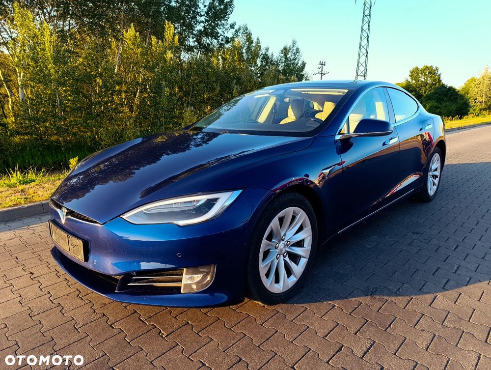 Tesla Model S - 7
