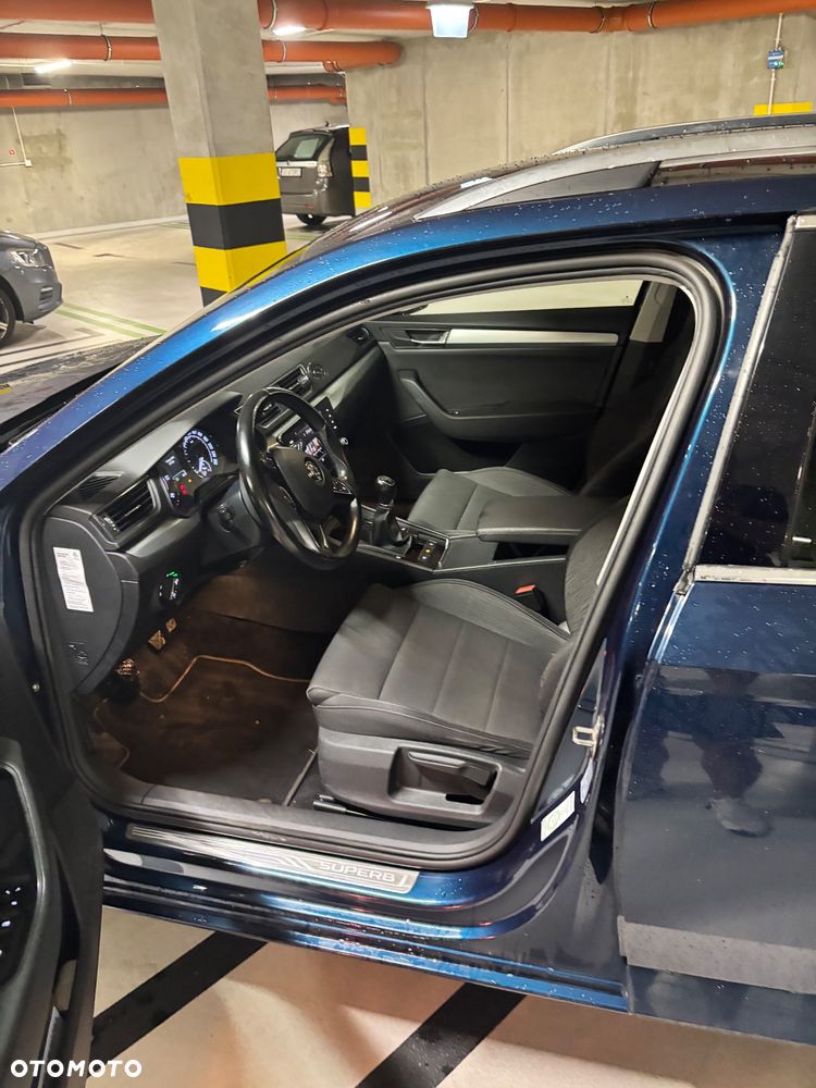Skoda Superb 2.0 TDI Ambition - 9