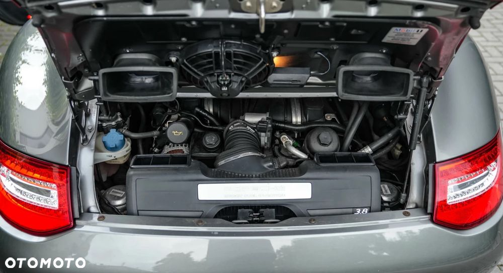 Porsche 911 Targa 4S - 8
