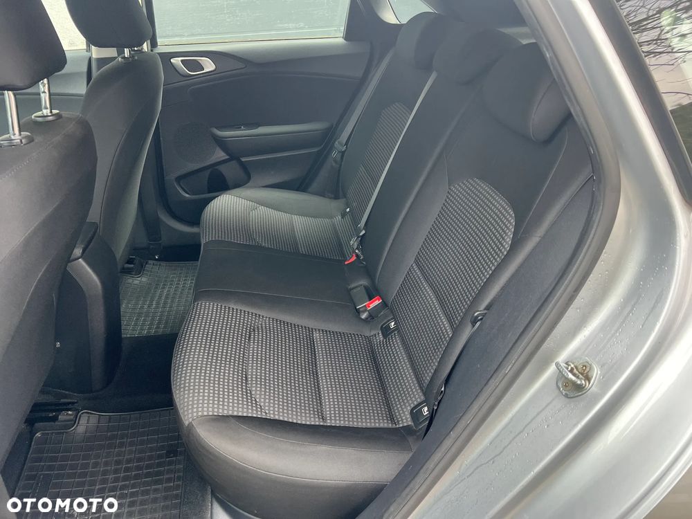 Kia Ceed 1.5 T-GDI M - 19