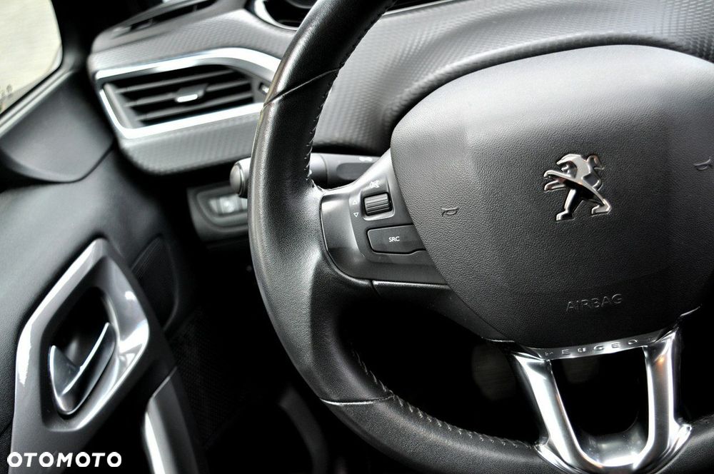 Peugeot 2008 1.2 Pure Tech GPF Style - 24