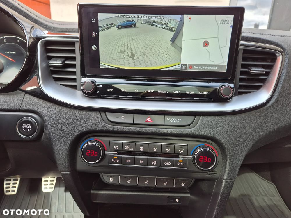 Kia XCeed - 31