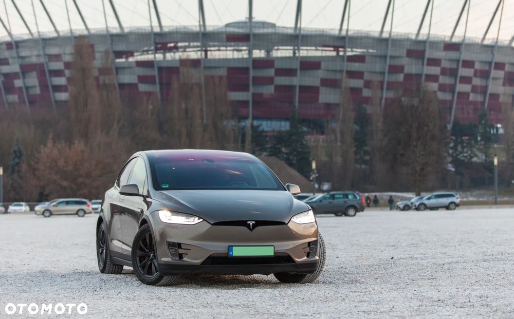 Tesla Model X 90 D - 4