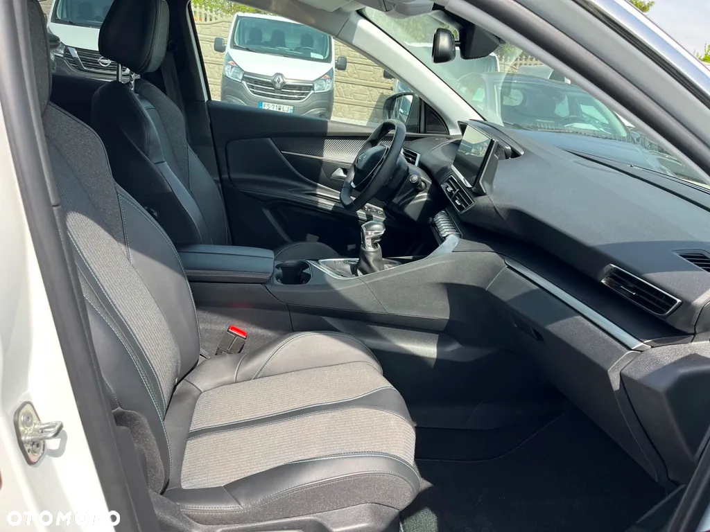 Peugeot 3008 1.5 BlueHDi Allure S&S - 6
