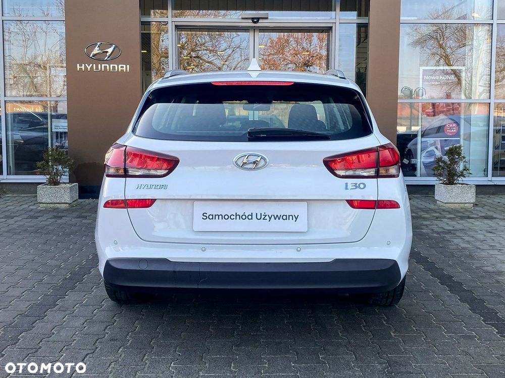 Hyundai i30 1.5 DPI Classic + - 6