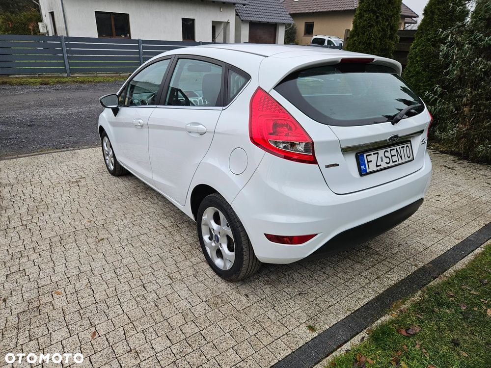 Ford Fiesta 1.4 Champions Edition - 8