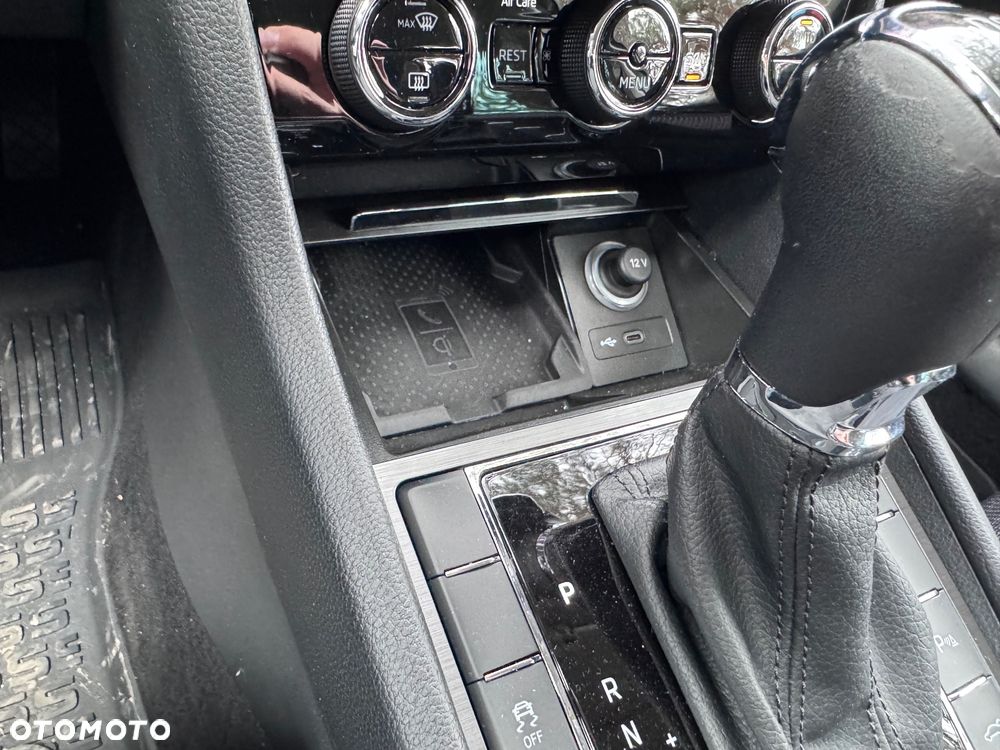 Skoda Superb 2.0 TSI Style DSG - 36