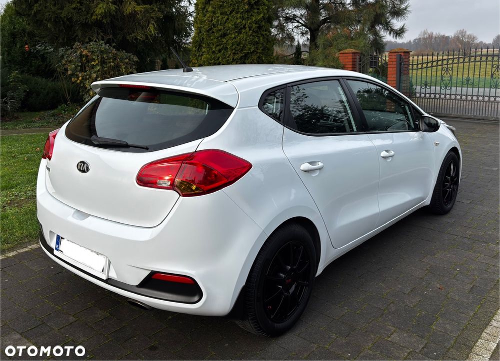 Kia Ceed 1.4 CVVT Dream Team Edition - 6