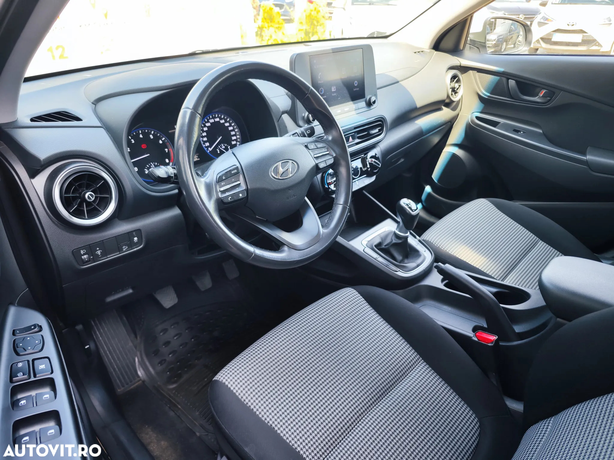 Hyundai KONA 1.0 T-GDI 120 CP 6MT 2WD Comfort - 9