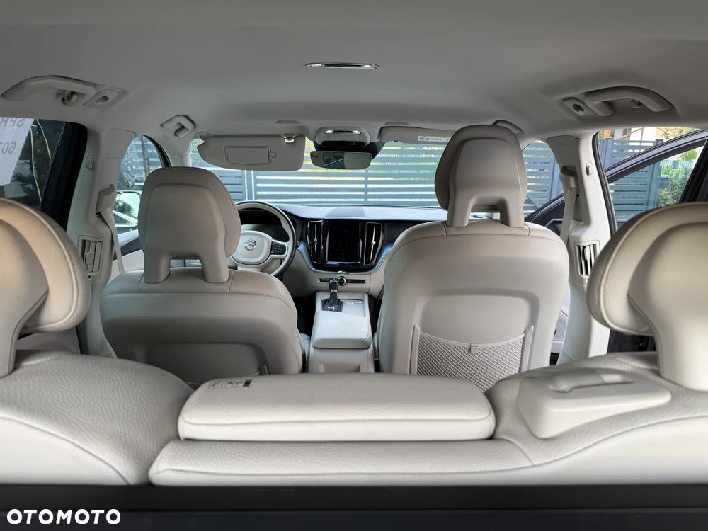 Volvo XC 60 D4 AWD Momentum - 26