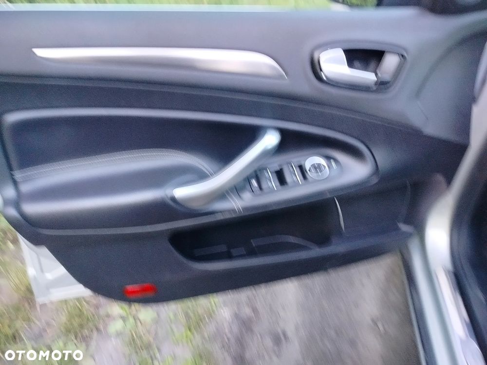 Ford Mondeo 2.0 TDCi Titanium - 24