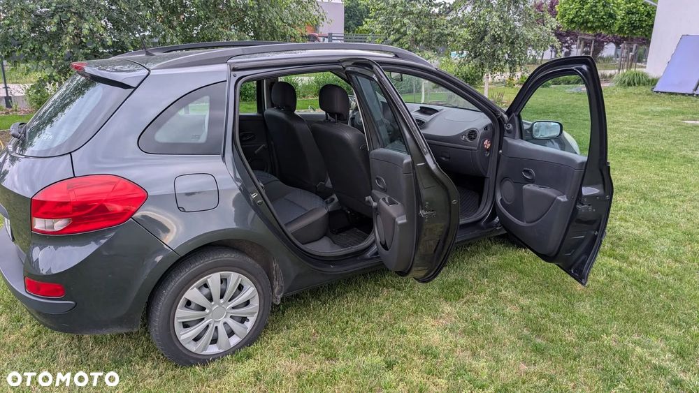 Renault Clio - 11